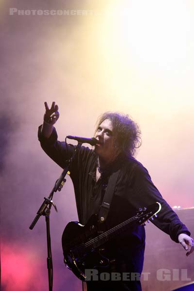 THE CURE - 2012-06-30 - BELFORT - Presqu'ile du Malsaucy - Robert James Smith